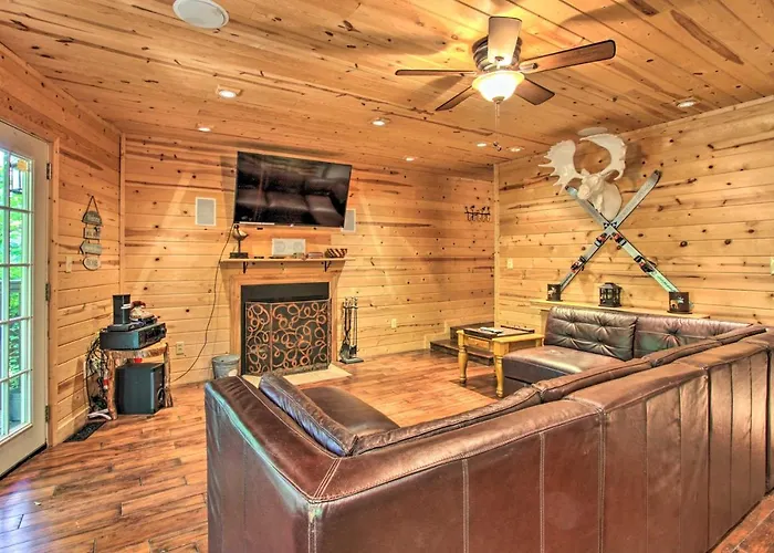 Rustic Gatlinburg Chalet With Hot Tub 2 Mi To Town