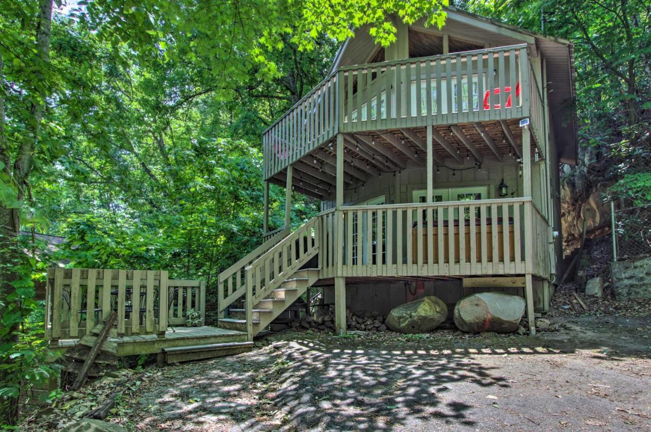 Hébergement de vacances Rustic With Hot Tub 2 Mi To Town Gatlinburg