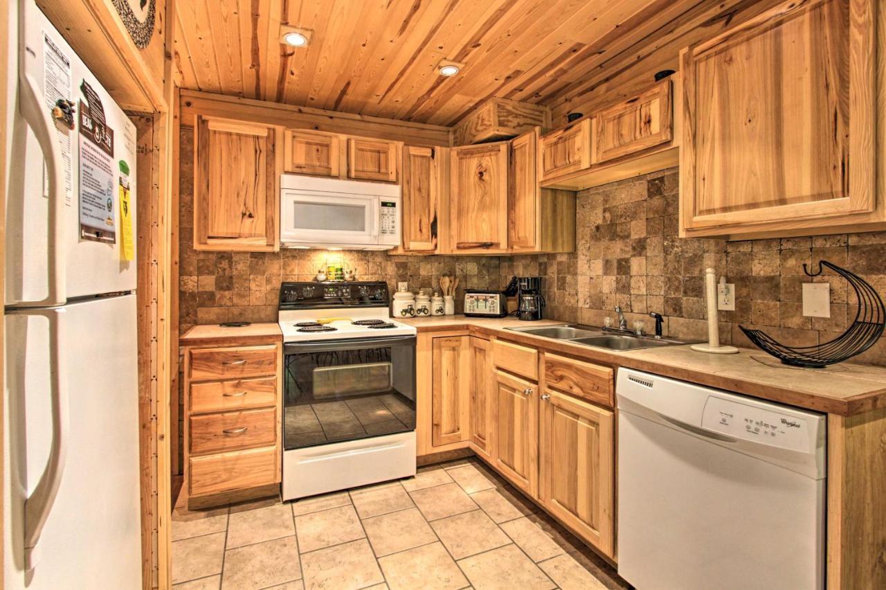 Rustic With Hot Tub 2 Mi To Town Hébergement de vacances Gatlinburg