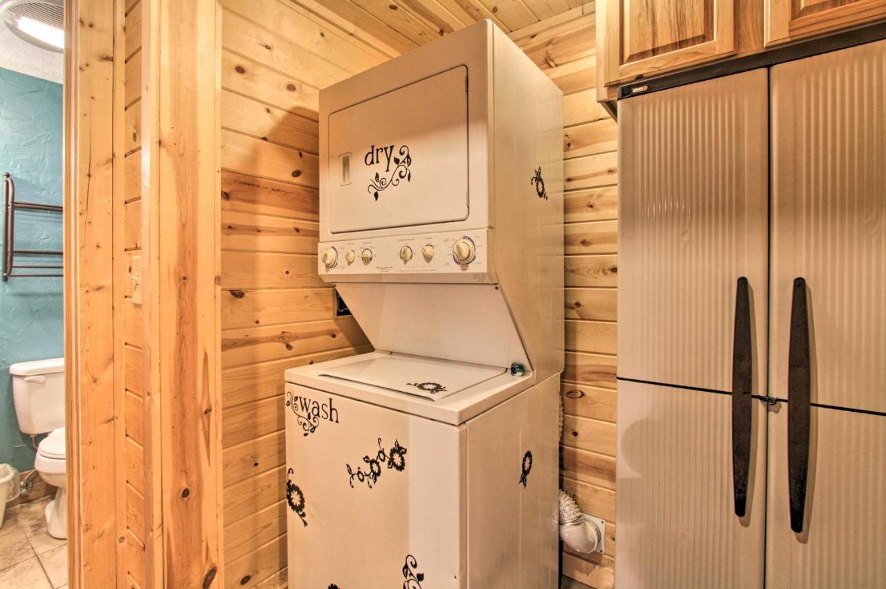 Hébergement de vacances Rustic With Hot Tub 2 Mi To Town Gatlinburg