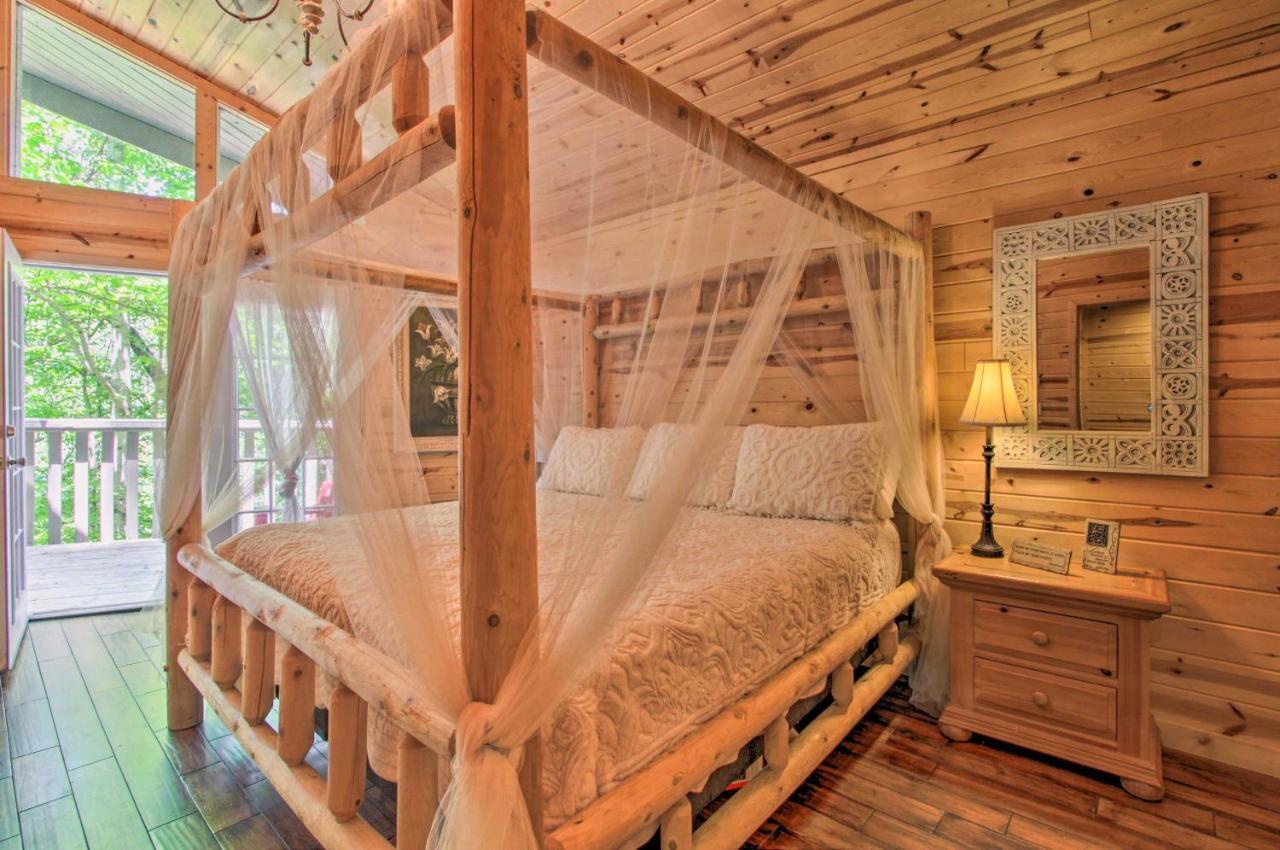 Rustic With Hot Tub 2 Mi To Town Hébergement de vacances *